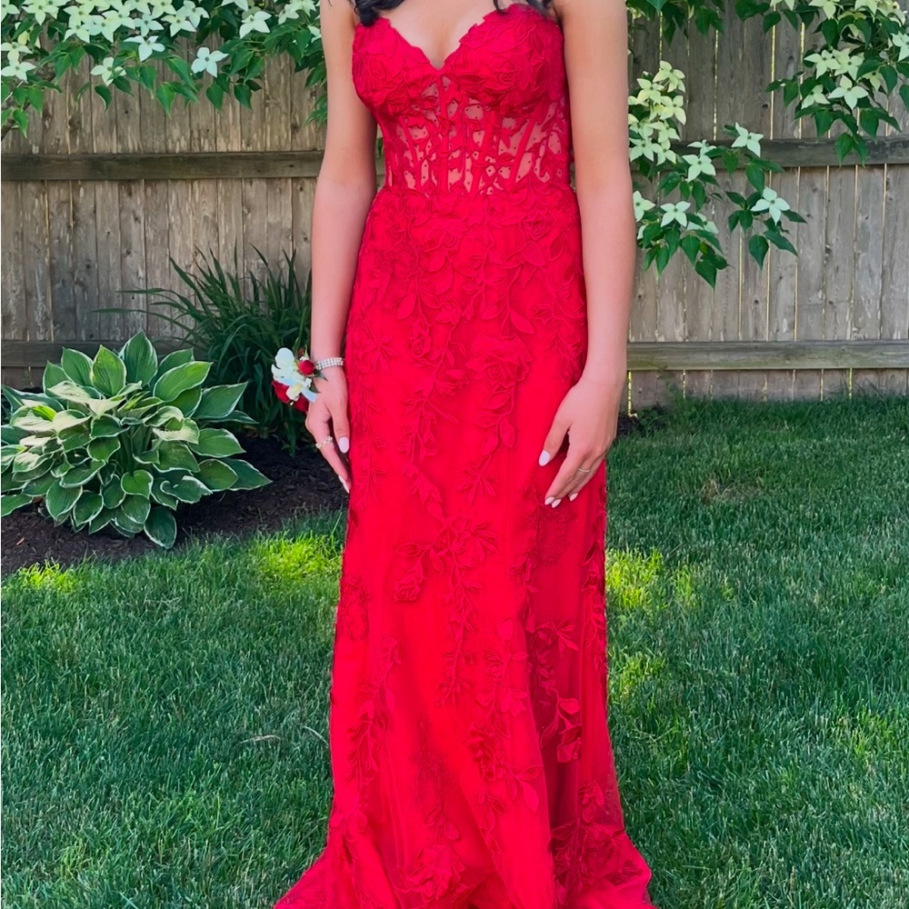 Prom Gown 54227

Small snag in corset string (see pic)